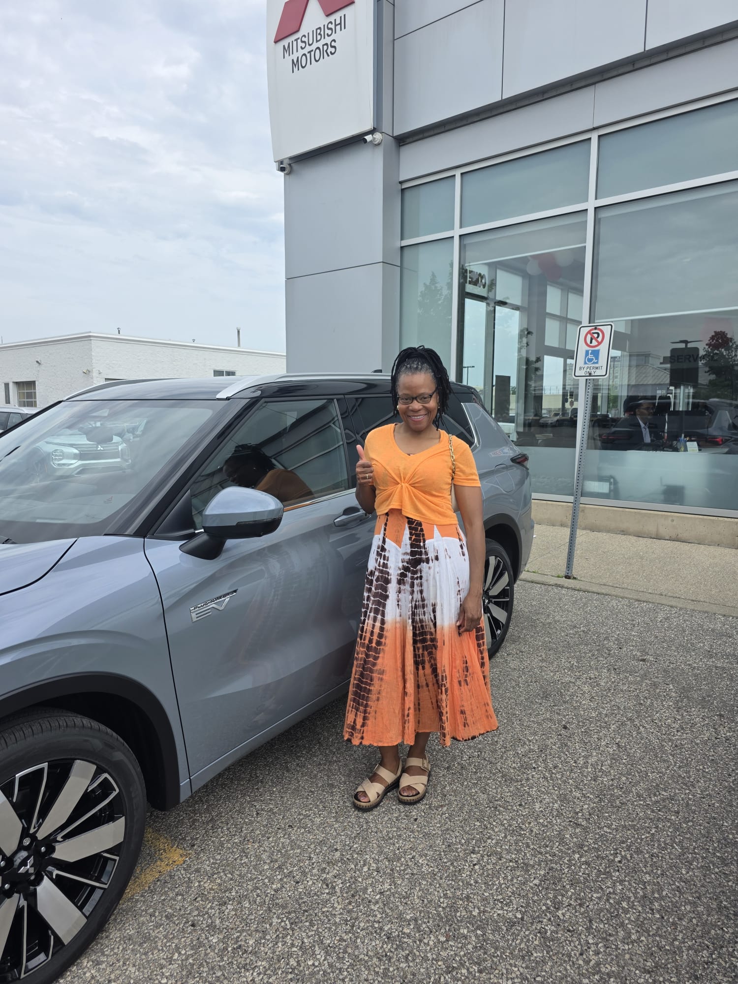 Happy Car Help Canada client with their new car