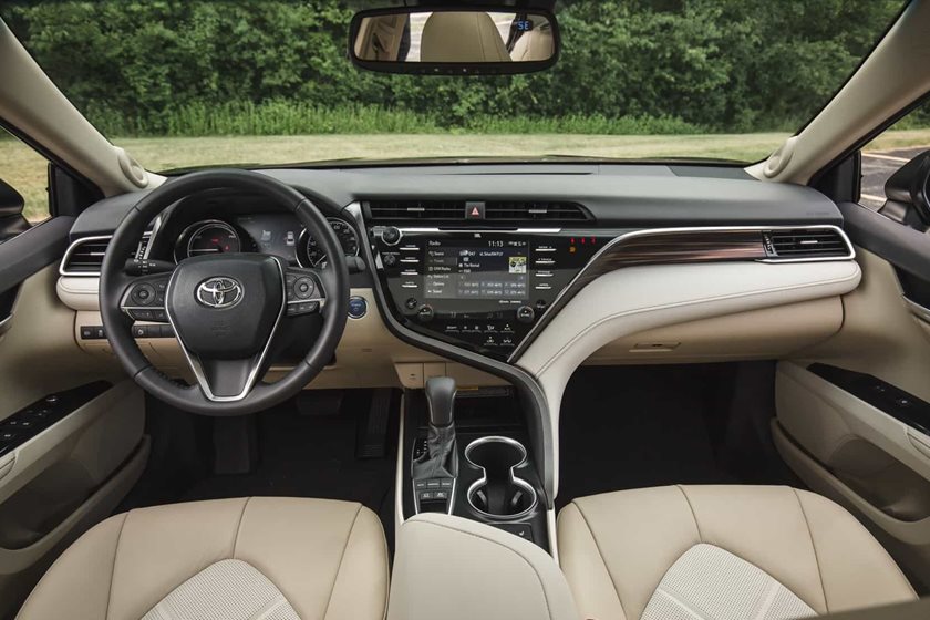 Toyota Camry Images - Interior & Exterior Photo Gallery [150+ Images] -  CarWale